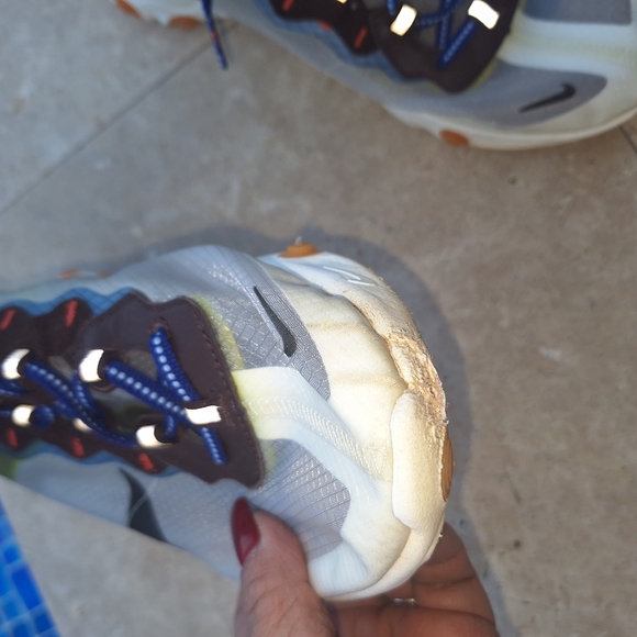 Nike Green and Blue Athletic Shoes - Picture 6 of 6